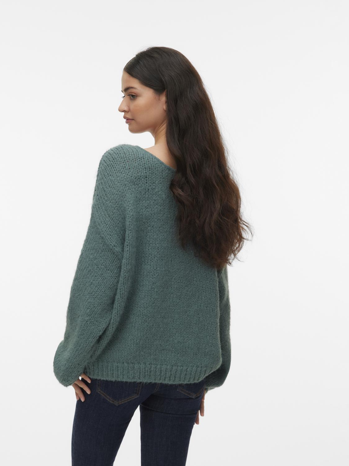 model_shot-back
